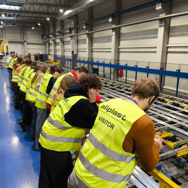 WhatsApp Image 2025-12-08 at 15.33.52 (2)