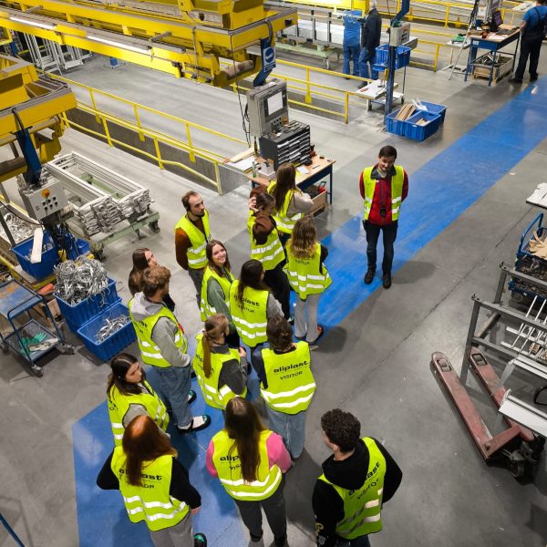 WhatsApp Image 2025-12-08 at 15.33.52 (3)