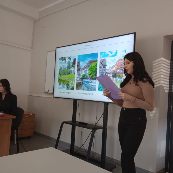 e22bf2ac-bbc6-40a2-ba32-3404eb246302