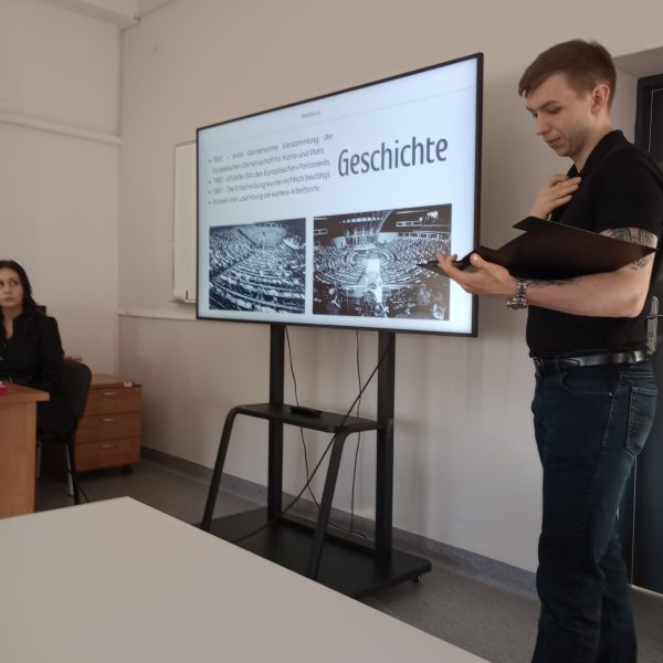 f9f8a934-86c4-4038-94ed-ed8d29ef292c